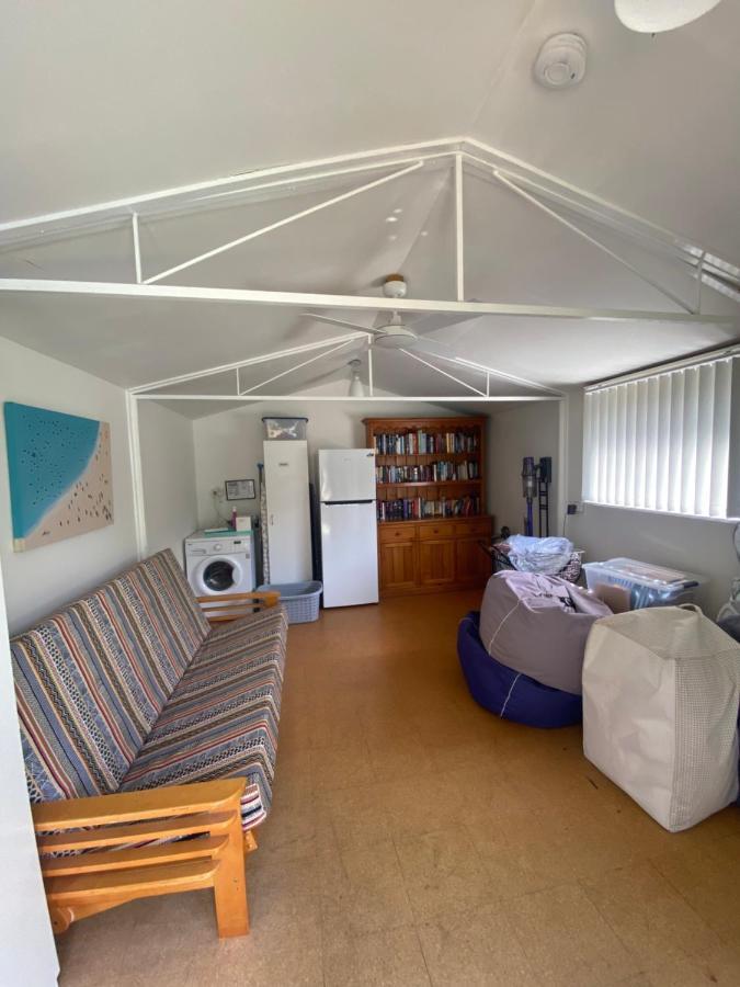 Beach Buoy Opossum Bay South Arm ภายนอก รูปภาพ