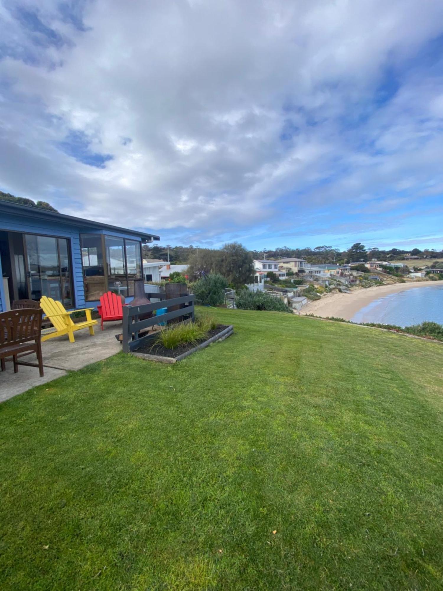 Beach Buoy Opossum Bay South Arm ภายนอก รูปภาพ